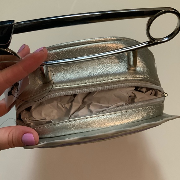 Disney Pixar UP Grape Soda Bottle Cap Purse - Picture 7 of 7